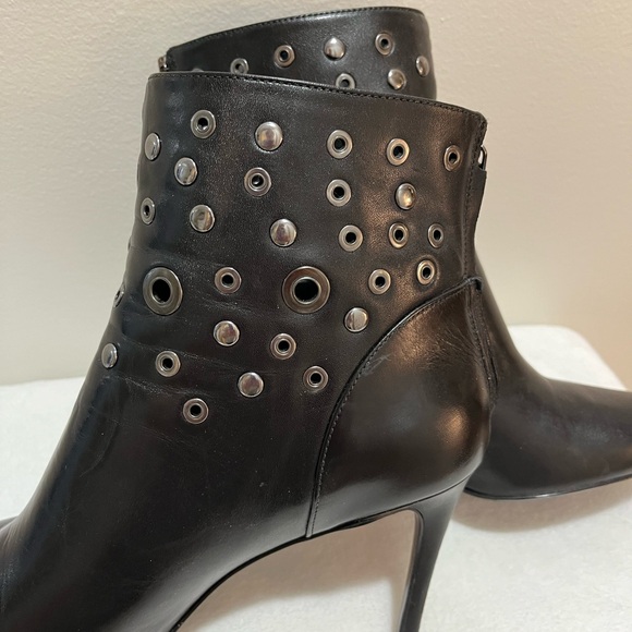Nine West black booties - Picture 2 of 11